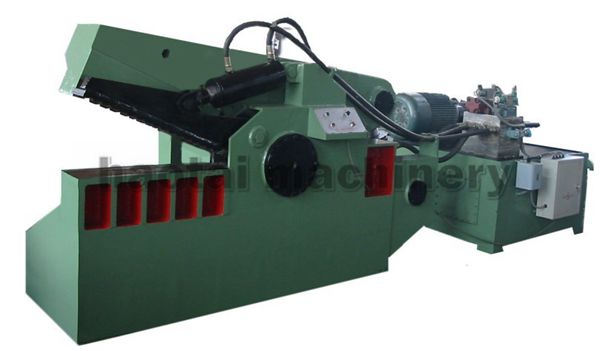 Scrap metal shear